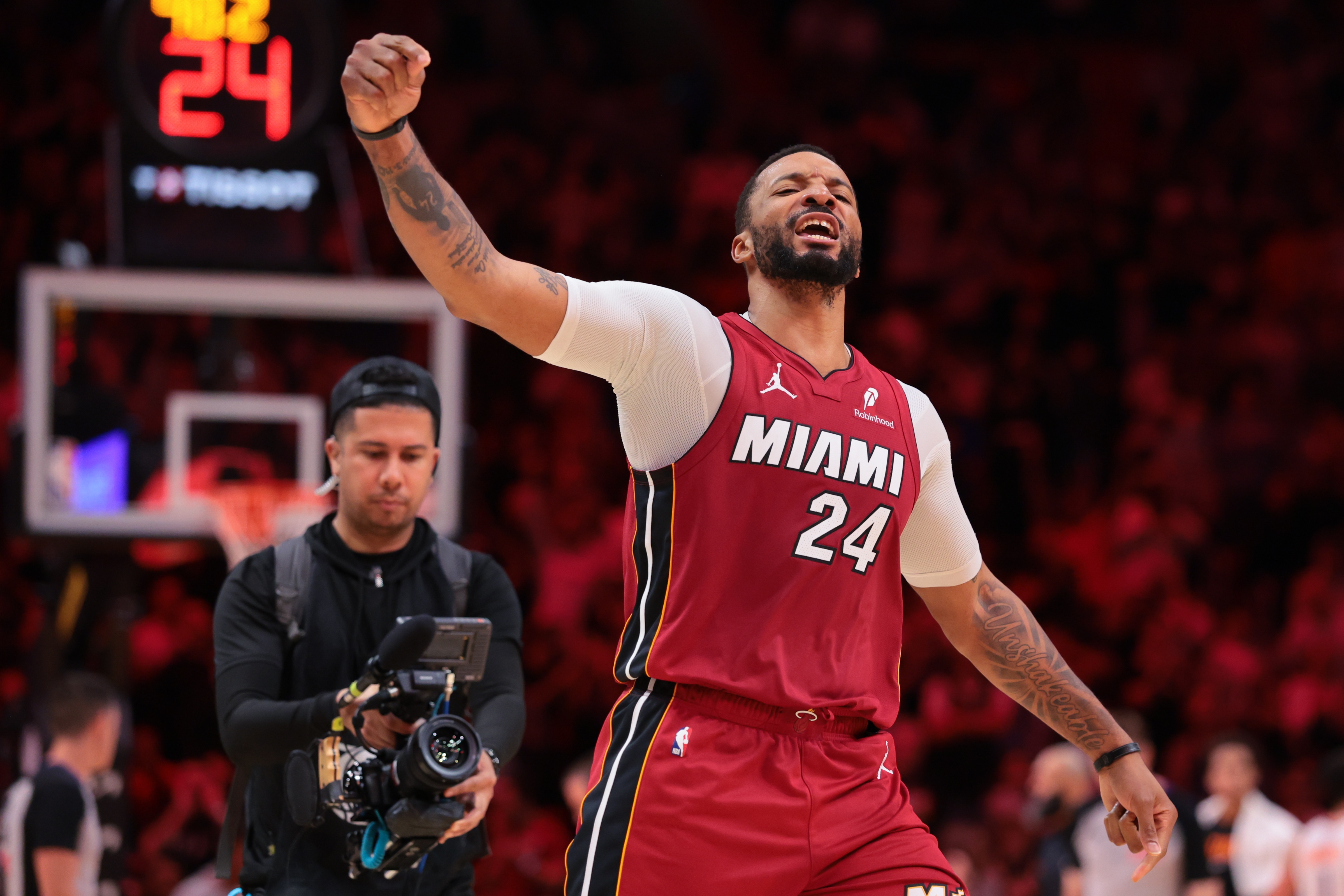 九游个人中心登录-明天热火客战鹈鹕 鲍威尔因背部伤势缺阵 维金斯出战成疑