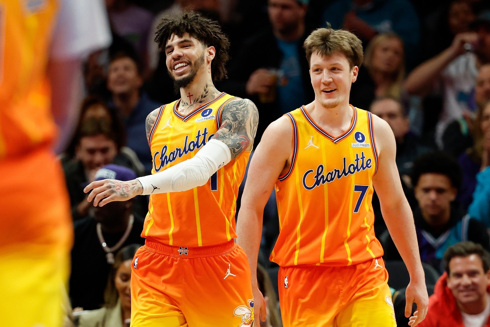 九游体育APP-克尼佩尔&三球包揽本赛季三分榜前二 联盟历史第2对&仅次于水花